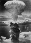 Atomsoppen over Nagasaki 9. august 1945. Bilde fra Wikipedia - public domain.