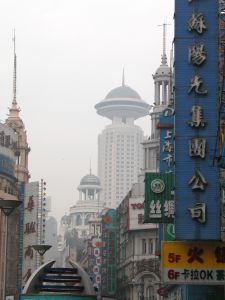 Det økonomiske senteret Shanghai med nakketak på USAs økonomi