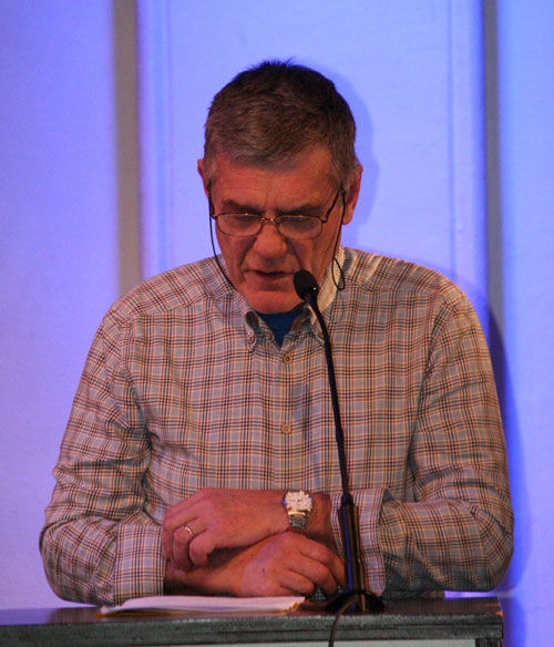 Lars Borgersrud taler på festmøtet for Oktoberrevolusjonen i 2017.